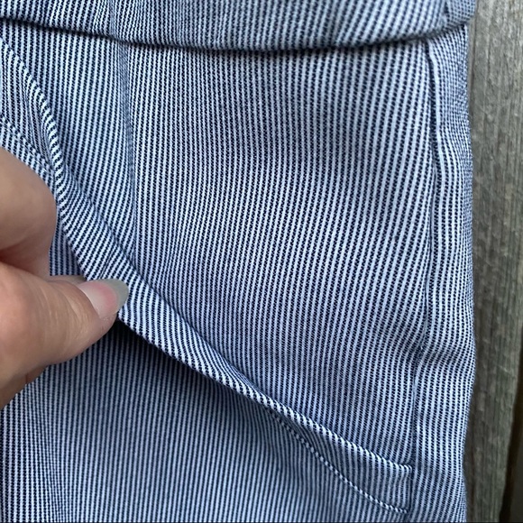Kim Rogers Pinstriped navy blue & white Stretch Bermudas Preppy Golf cuf… - Picture 4 of 7